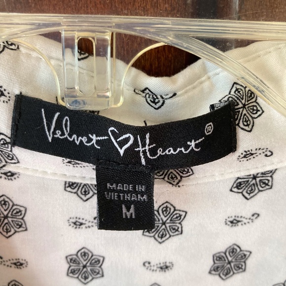 Medium Rayon white and black button down shirt. - Picture 3 of 3